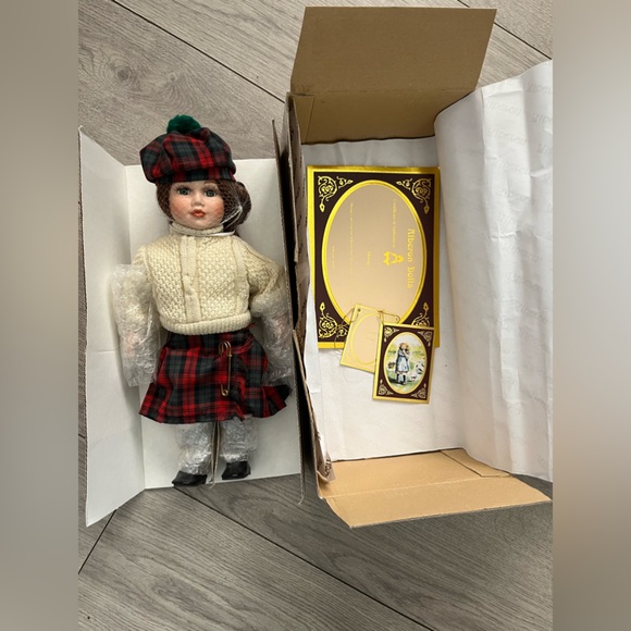 ALBERON COLLECTORS DOLLs NEW - Picture 3 of 11